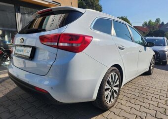 Kia Cee´d 1.6-1.MAJITEL-NAVI-KAMERA - 7