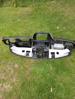 BMW e91 palubní deska - 7