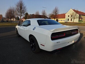Dodge Challenger - 7