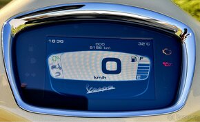Prodam raritni Vespa 75th anniversary edition - 7