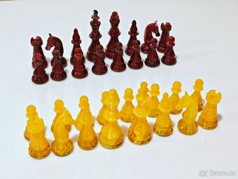 Staré plastové šachy - 7