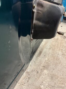 Suzuki Grand Vitara 1998-03, zadní 5. (páté) dveře poškozené - 7