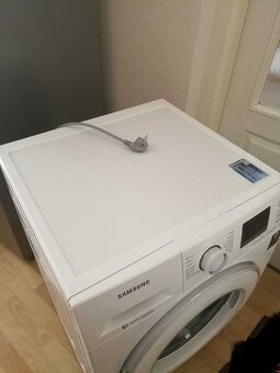 Pračka Samsung WF70F5E2U2W na 7kg - 7
