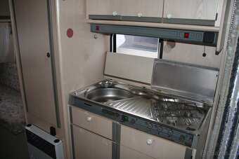 Karavan Dethleffs RM3 - 7