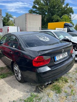 BMW E90 330d 190kw MANUAL - po nehodě - 7