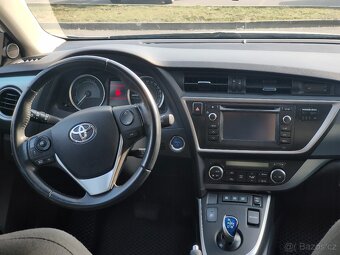 Toyota Auris 1,8 benzín/hybrid - 7