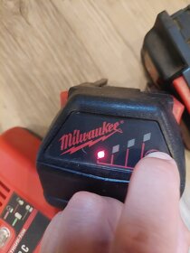 vrtací kladivo Milwaukee V28 HX (M28) - 7