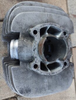 ČZ 125/516 motor, hlavy, válec, kartery, víko_ - 7