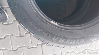 Prodám 2 x letní pneu Maxxis 215/65/17 - 7