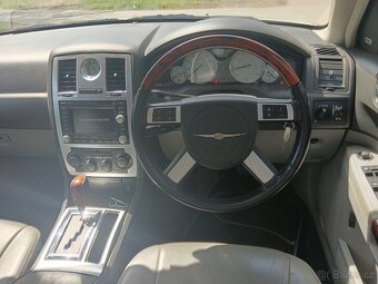 // CHRYSLER 300C SEDAN 3.0 CRD 2008 // DÍLY - 7