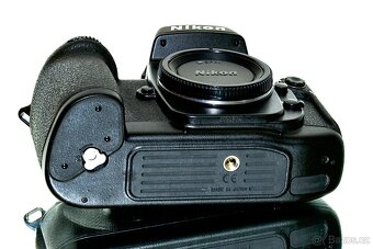 Nikon F100 TOP STAV - 7