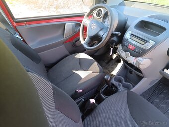 Aygo 2009 1.0i klima 178tkm 5.dveř - 7