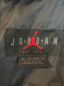 Jordan Jumpman péřová bunda – velikost XS (sedí na S/M) - 7