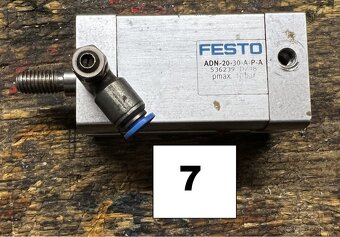 Pneumatický válec FESTO - 7