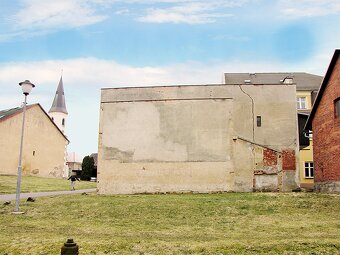 Rohový stavební pozemek 131 m² u nám. v centru obce Osečná - 7