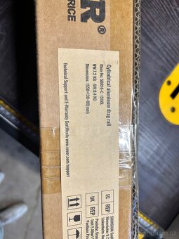 Stul s Dewalt7492 a horni frezkou Triton - 7