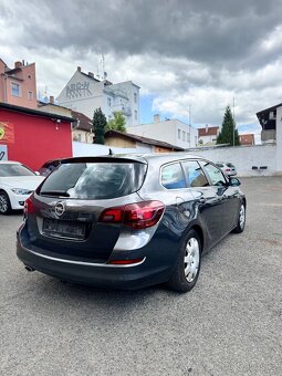 Opel Astra, 2.0 CDTI Sports tourer Ojeté, 2012 - 7