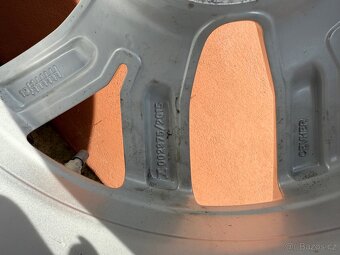 ALU disky original VW 5NA601025B 7jx18 et 43 + 235/55 r18 - 7