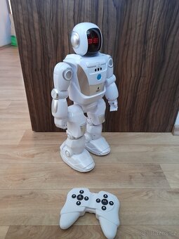Robot YOOO NEO 40cm programovatelný, hraje, pro věk 5+ - 7