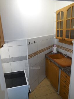Pronájem OV byt 1+kk, podlahová plocha 25 m2, ulice Vyšehrad - 7