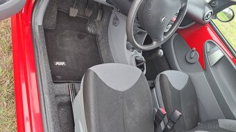 Peugeot 107 1,0i manuál 06/2011 po STK 111.600km - 7