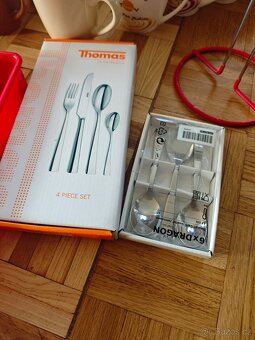 Příbory, talíře, hrnky....... - 7