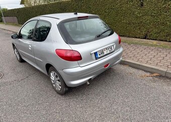 Peugeot 206 1,4 HDi nová stk malá spotřeba nafta - 7