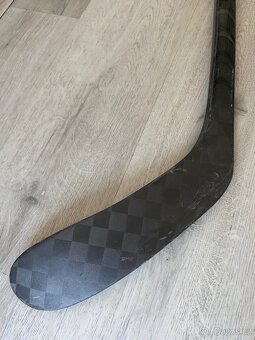 Opravená hokejka CCM Jetspeed FT5 P28 75flex ZÁRUKA - 7