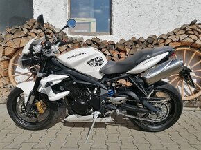 TRIUMPH STREET TRIPLE 675 R - 7