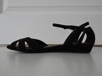Dámské černé páskové sandály Aldo (vel. 40) - 7