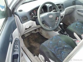 HYUNDAI ACCENT 1,4 I / 71,3 KW//TAŽNÉ ZAŘÍZENÍ - 7