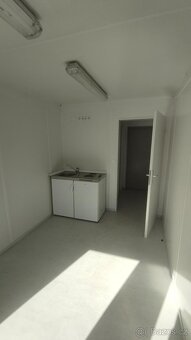 Kancelářský kontejner s WC a kuchyňkou / 6m délky - 7