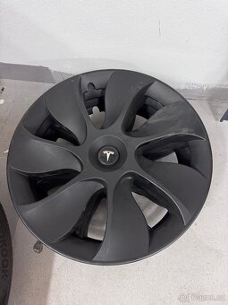 Sada disků a letního pneu Tesla Y 19” - 7
