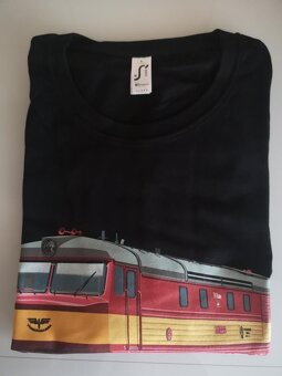 Přír. taška, trika, plecháček, pivo,...pro fanoušky mašinek. - 7