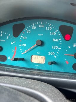 Nissan Micra K11 hatchback - 7