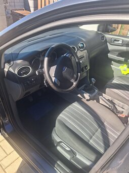 Ford Focus 1.6 benzin slušný stav - 7
