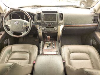 TOYOTA LAND CRUISER 200 4.5D V8 195KW,ZÁVĚS 3.5T - 7