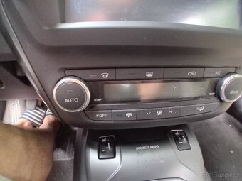 Toyota Avensis kombi 1.8vvti 108kw, Nezávislé topení - 7