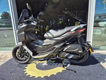 Aprilia SR GT 200 - 7