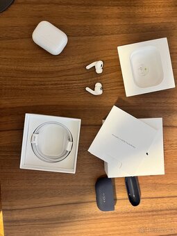 AirPods Pro ( 2nd generation ) with MagSafe - 7
