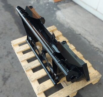 Adapter JCB, bobcat stroj pro EURO traktor, čelní nakladač - 7