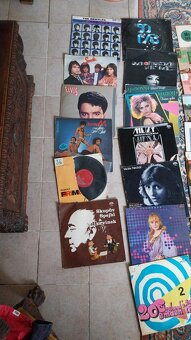 Prodej vinilů - 7