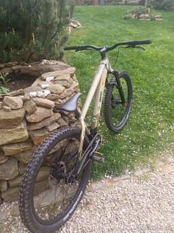 Prodám horské kolo dirt jump polygon - 7