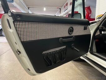 Porsche 911 Carrera z roku 1988 - 7