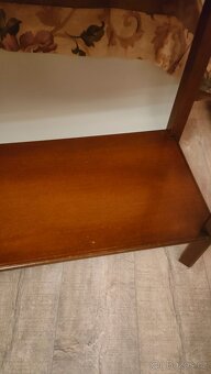 Konzolovy stolek - 7