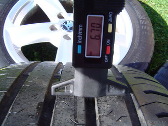 4 XLETNÍ HLINÍKOVÁ KOLA ŠKODA KAROQ,YETI 215/55 R17..TOP - 7