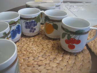 Prodám staré retro hrníčky-porcelán Karlový Vary. - 7