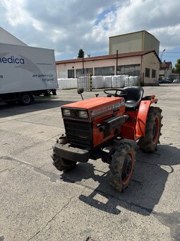 Malotraktor Hinomoto C174 4x4 - 7