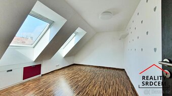 Pronájem podkrovního bytu 3+kk se zahradou, 76 m2, ul. Jaros - 7