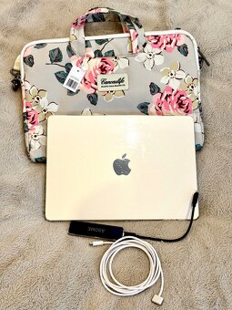MacBook Air 13” M3 CZ 2024 Hvězdně Bílý - 7